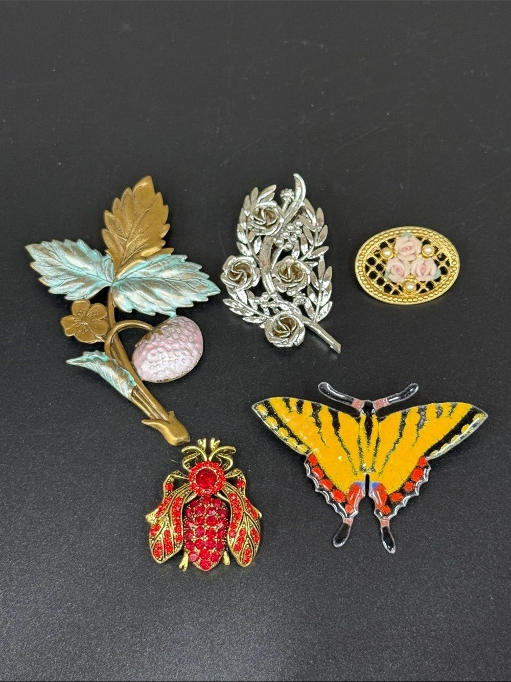 Multicolor Brooch Pin Set Like New